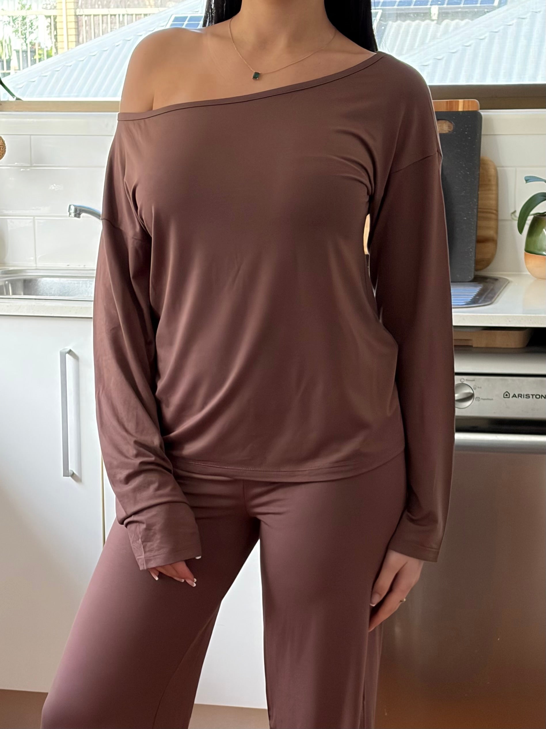 Bamboo off-the-shoulder Top in Chocolate Brown