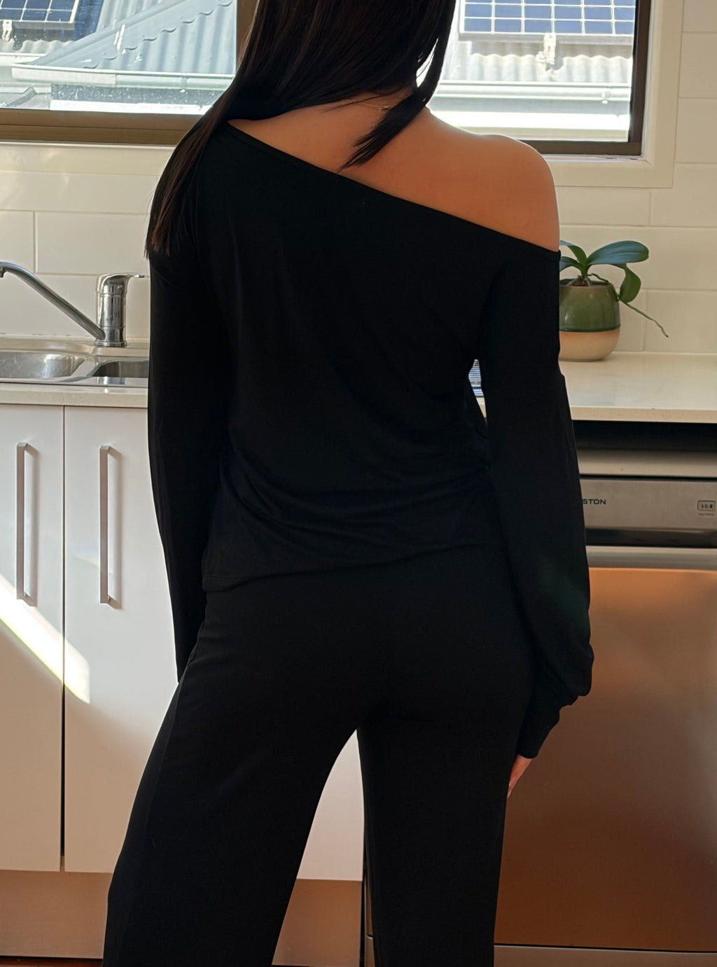 Bamboo off-the-shoulder Top in Midnight Black